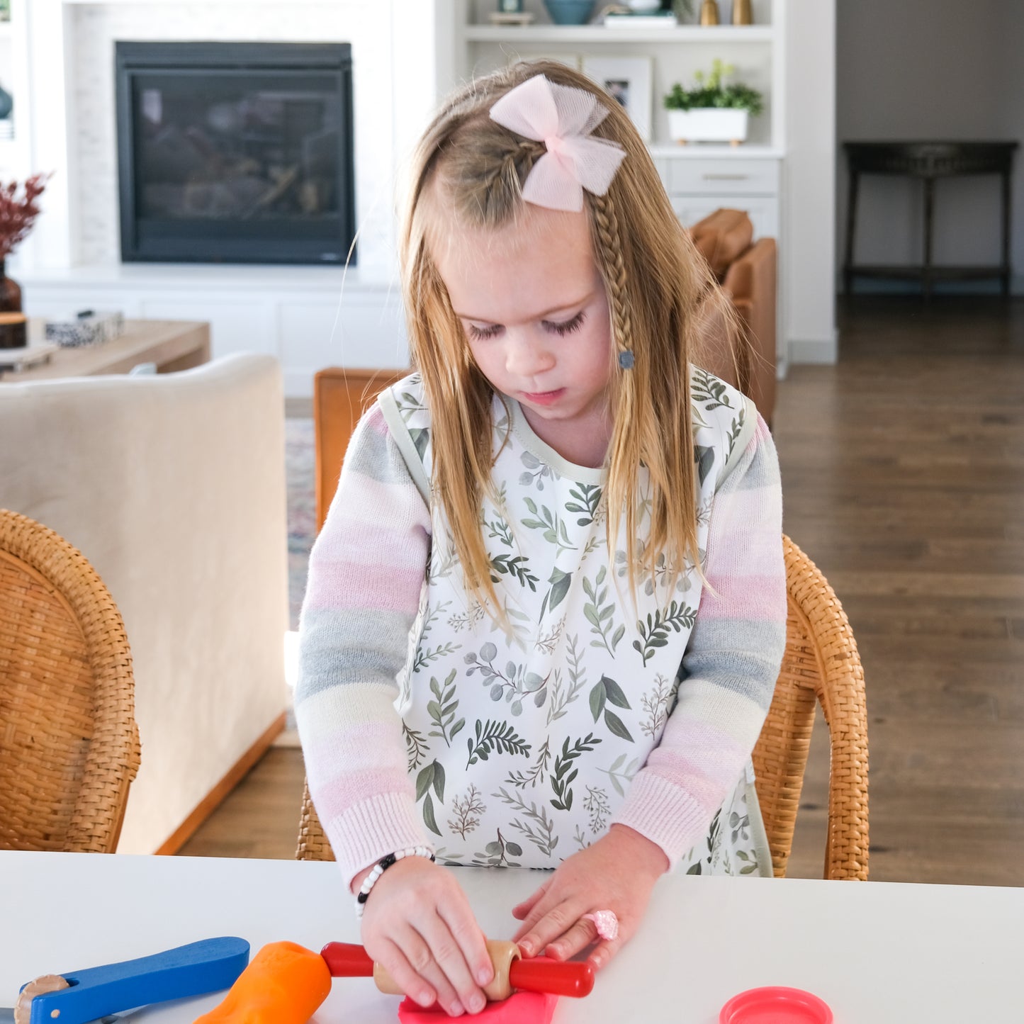 Apron Bib: Graceful Greenery