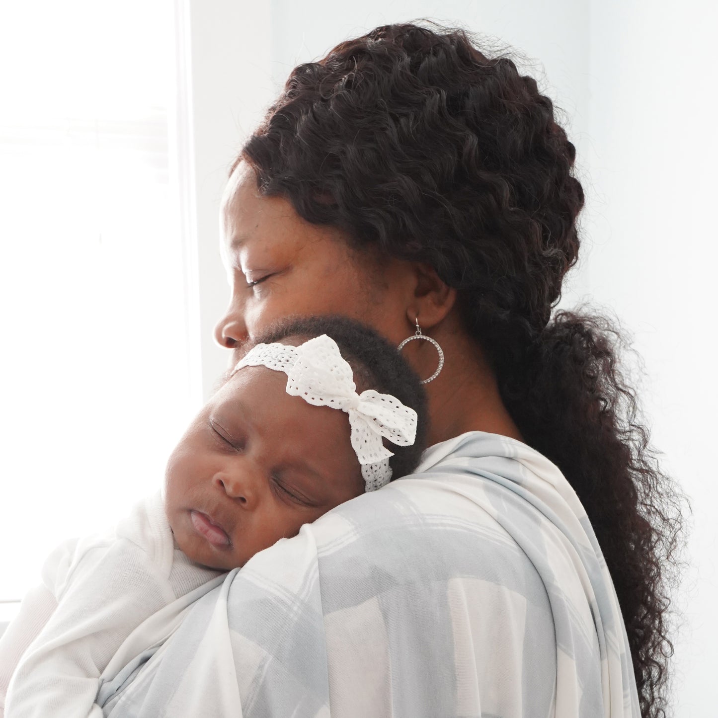 Stretch Lace Bow Headband for Babies: Bianca