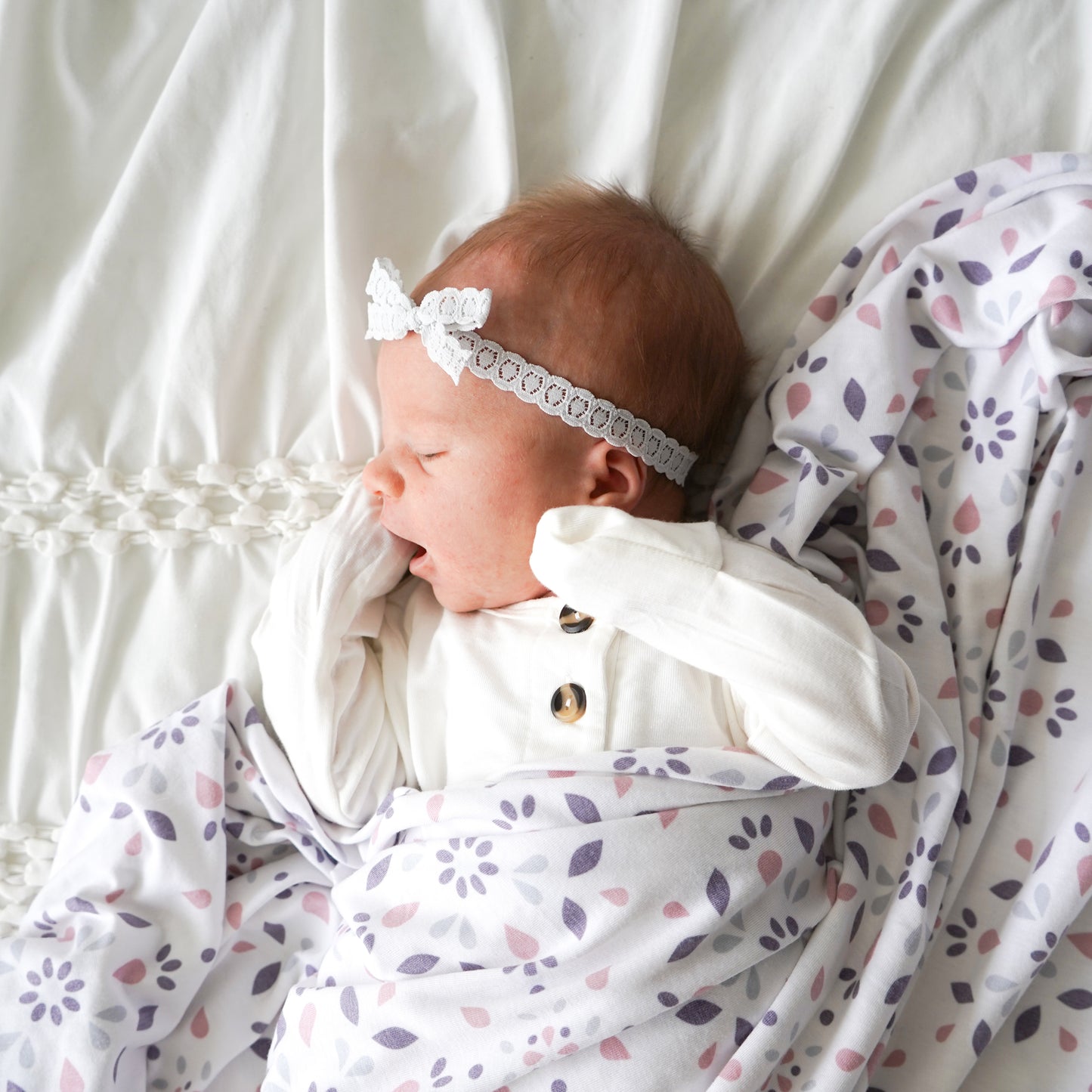 Stretch Lace Bow Headband for Babies: Zara