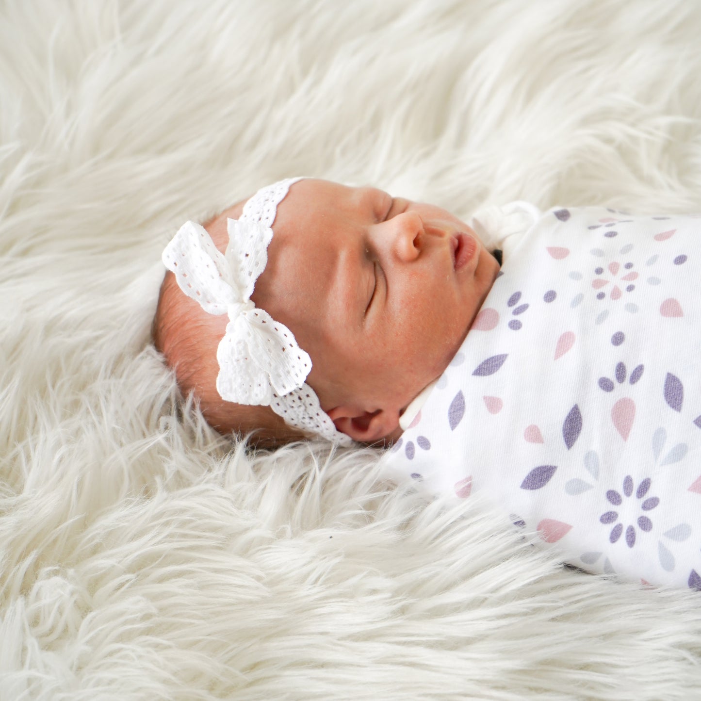 Stretch Lace Bow Headband for Babies: Bianca